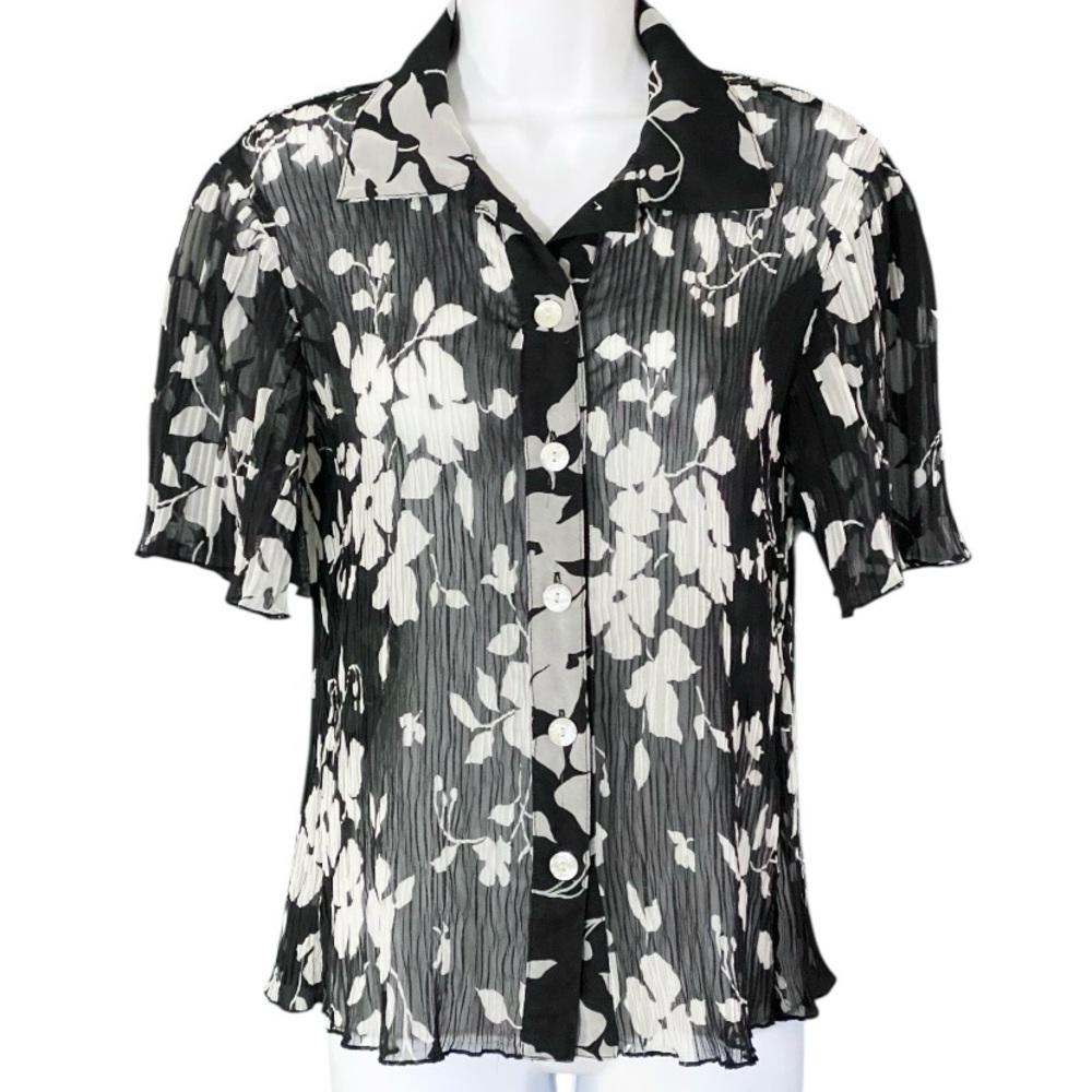 Vtg Y2K Sheer Floral Crinkle Top Black White
M Moody Whimsigoth Fairy Grunge